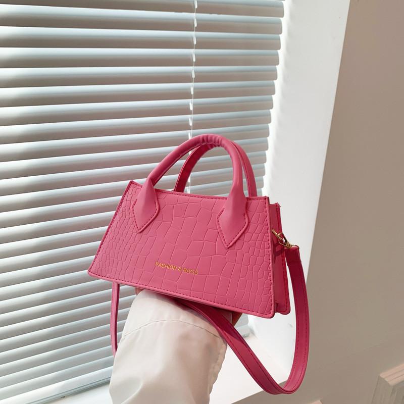 Trendy Minimalist Handbag 2023 Summer New Shoulder Crossbody Bag Small Square Bag розовый