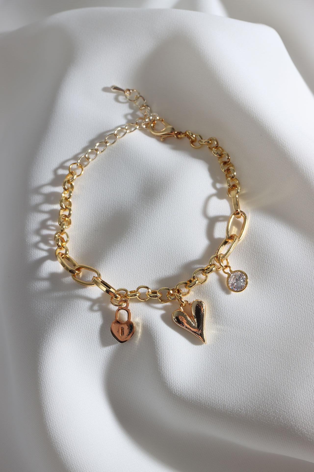 

Браслет-цепочка золотого цвета с подвеской в ​​виде сердца