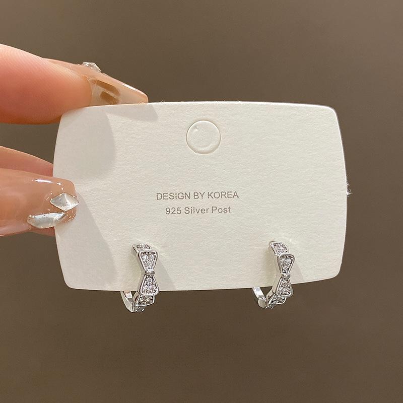 

Zircon bow ear buckles women s exquisite niche earrings do not need to pick earrings when sleeping