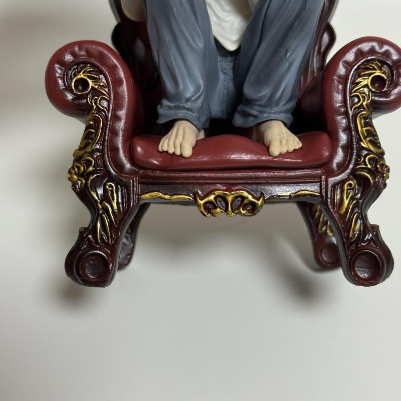 17cm Death Note L. Lawliet Squatting Sofa Figurine Model Toy Doll Room Decoration Collection Car Ornament Kids Birthday Gift