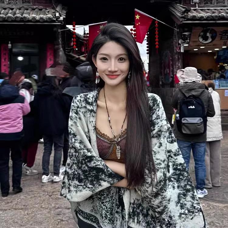 High-End Ink Painting Women's Autumn Winter Shawl Cloak - Warm Travel Cape Outerwear