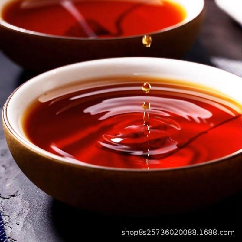 Torta Sette Zì dello Yunnan Germoglio d'Oro Artigianato Tradizionale Torta di Tè Puerh Maturo Tè 357g
