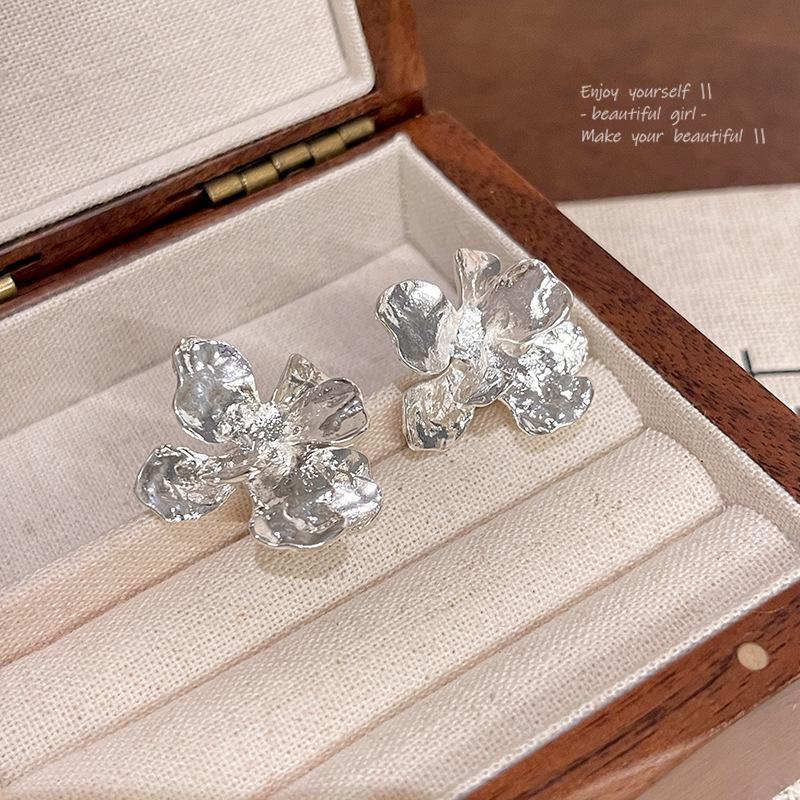 Flüssigmetall 3D Blumenohrringe mit 925er Silberstift - Leichter Luxus, Europäischer & Amerikanischer Stil für Damen