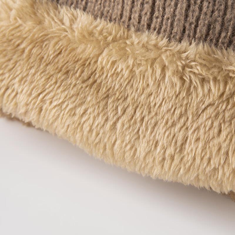 Aisi Yalan Knitted Hat & Gloves Set