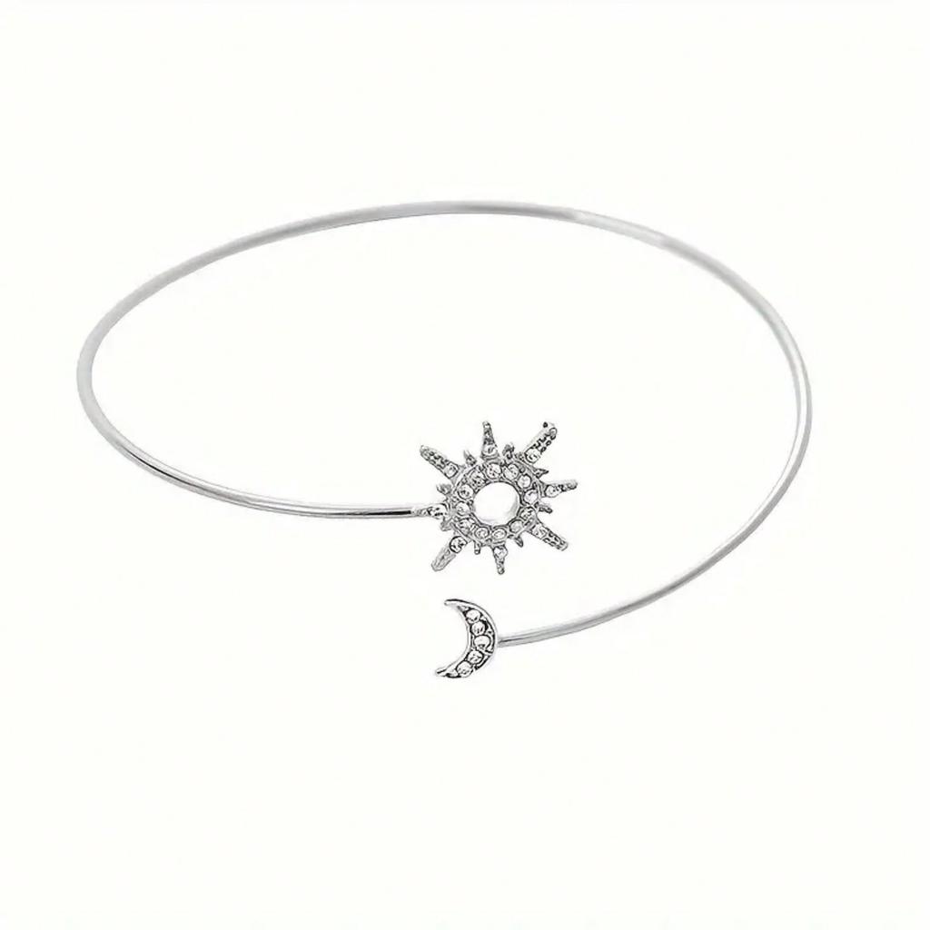Minimalist Gold Sun & Moon Rhinestone Decor Adjustable Curtain Clip