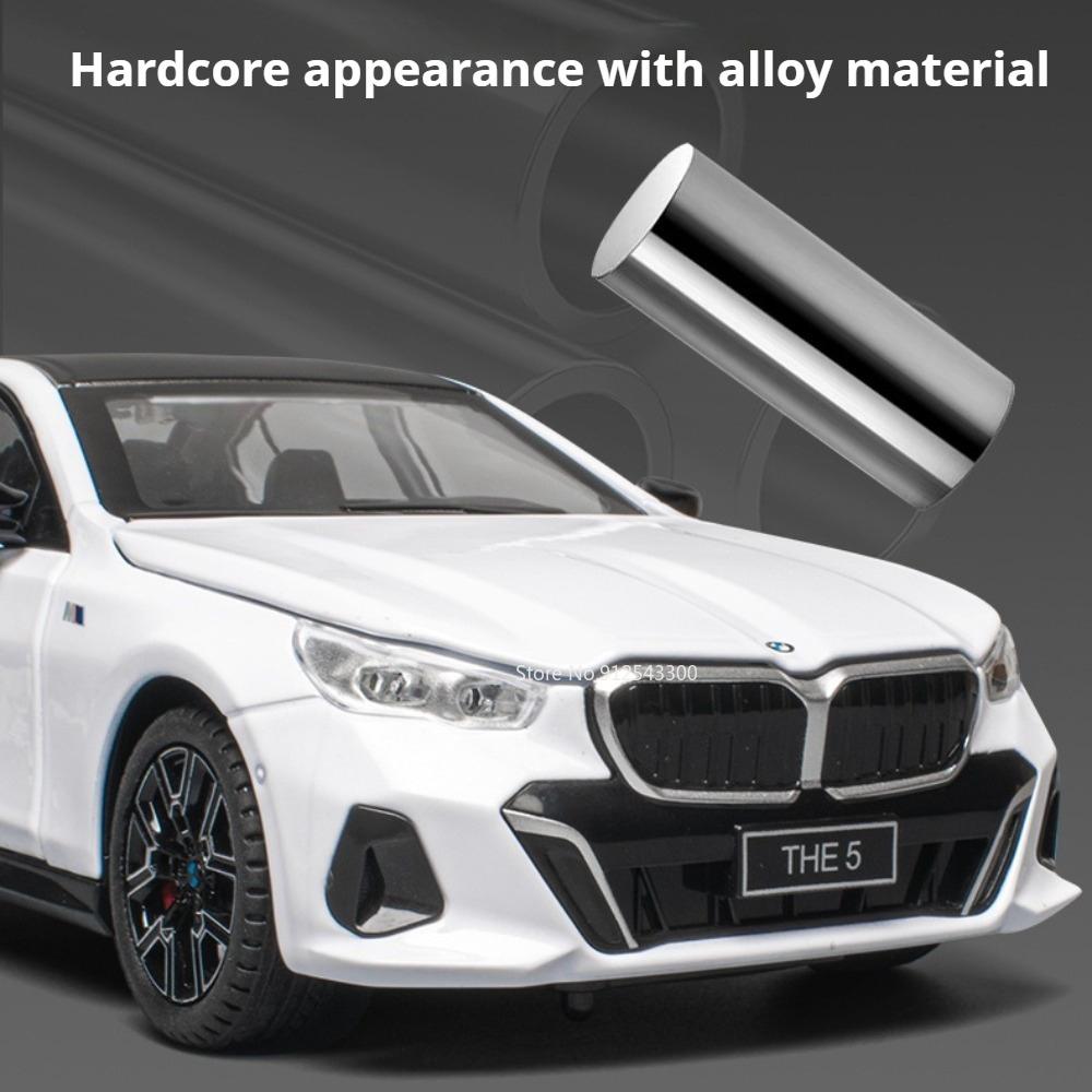 1:24 Scale 530LI M4 Alloy Model Car Toy Metal Body Rubber Tires High Simulation Sports Cars Models for Kids Decorative Item