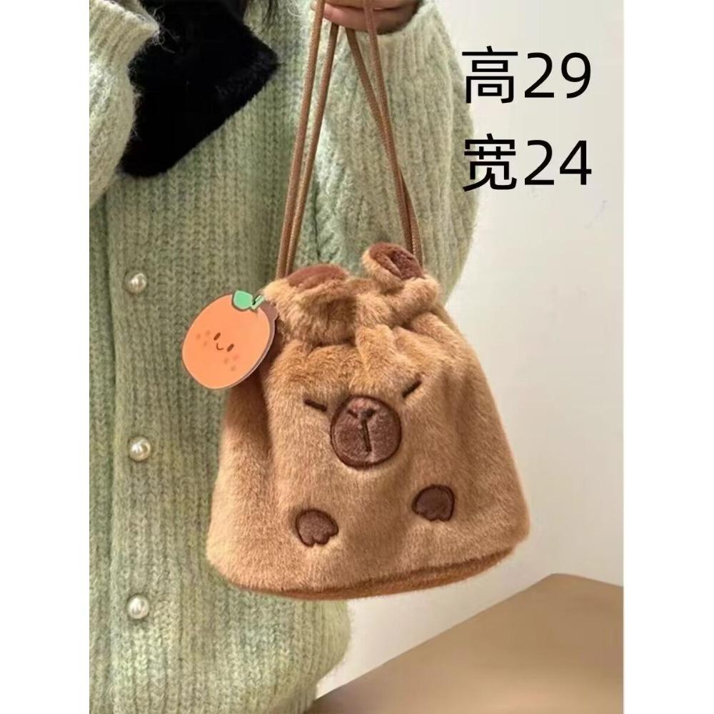 Capybara peluş sırt çantası Kawaii moda peluş bebek kürk çanta çocuk çantası omuzdan askili çanta Mini sırt çantası çanta kız arkadaşı için hediyeler