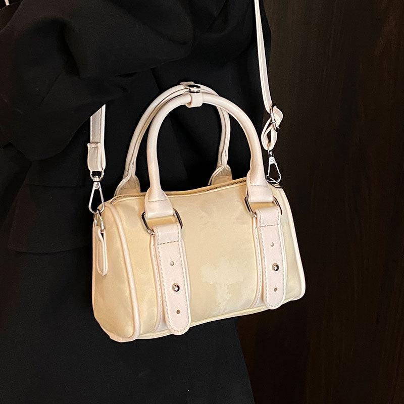 Korean niche candy color sweet wind portable pillow bag women's fashion versatile commuter advanced sense daily messenger bag