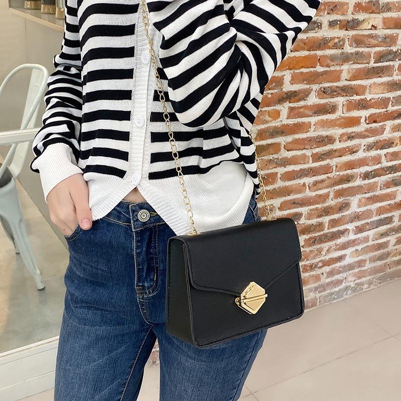 Spring and Summer Plain Weave Small Square Bag, Casual and Sweet Shoulder Bag, Square Messenger Bag, and a Mobile Phone Bag.