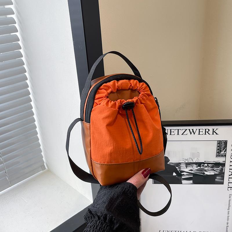 Spring and Summer High-end Messenger Small Bag Women's 2025 New Lightweight Fashion Casual Versatile Drawstring Mobile Phone Bag