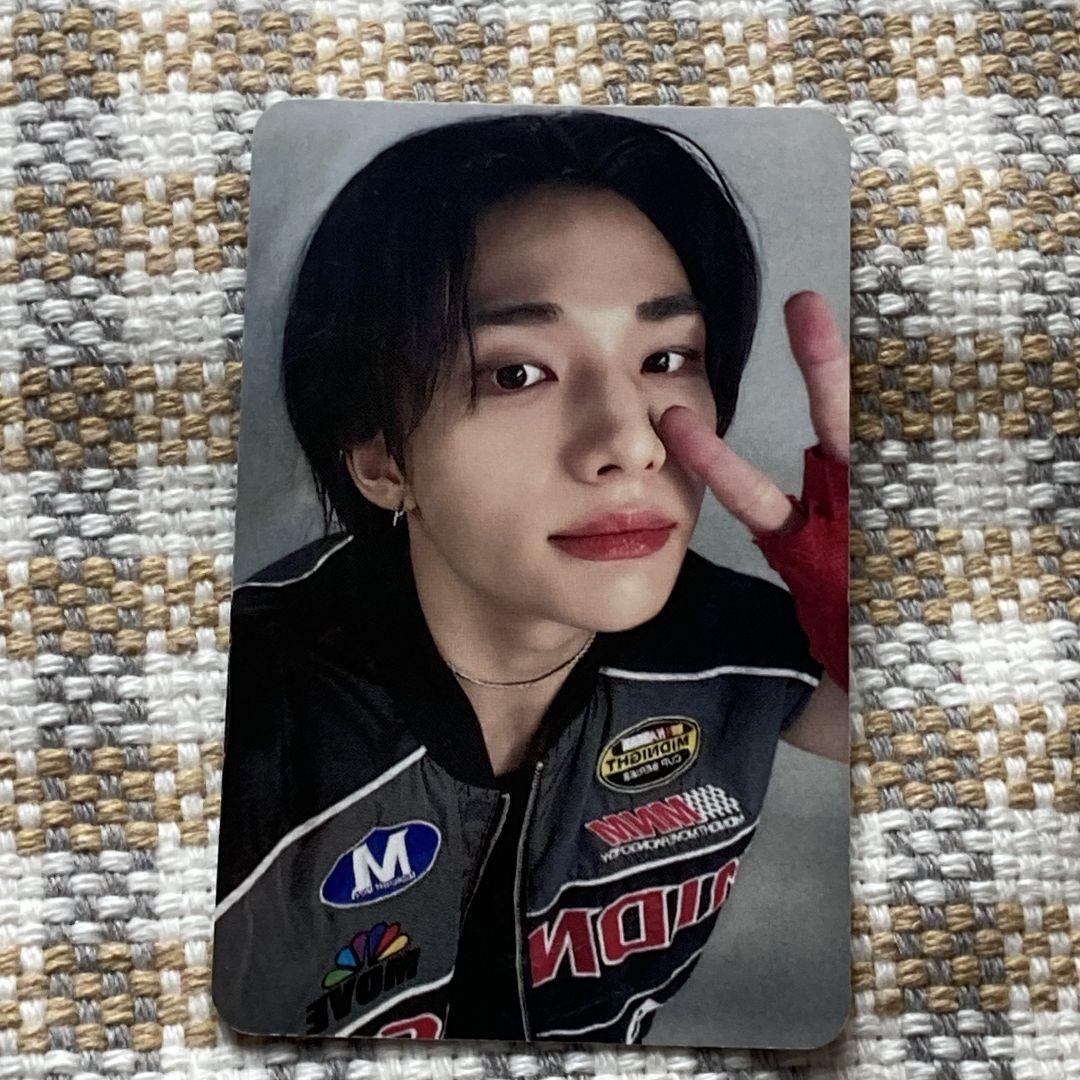 

[USED] StrayKids Raku-STAR Hyunjin 2nd Week Limited Sanok Trading Card