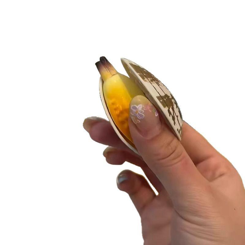 Clam Shell Water Gun: Funny Prank Toy for Simulation and Stress Relief