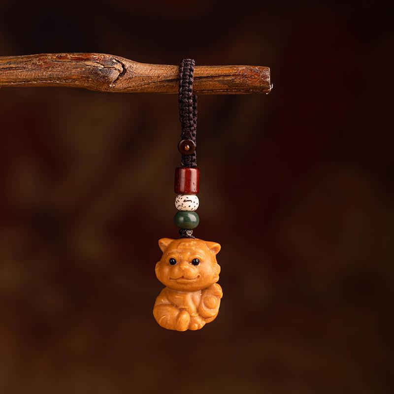 Sandalwood Zodiac Keychain: Rat, Ox, Tiger, Rabbit, Snake, Horse, Sheep, Monkey, Rooster, Dog, Pig, Dragon Car Pendant