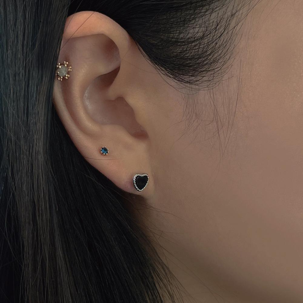 My Omelet [92.5 Silver] Heart Onyx Silver Earrings