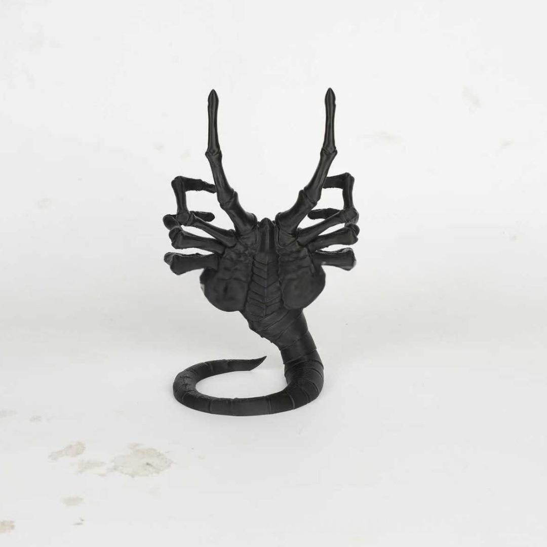 

Facehugger Phone Holder Anime 3D Printed Cool Mobile Phone Holder Accessory for Desktop Decoration Figures Gifts 1pc чёрный