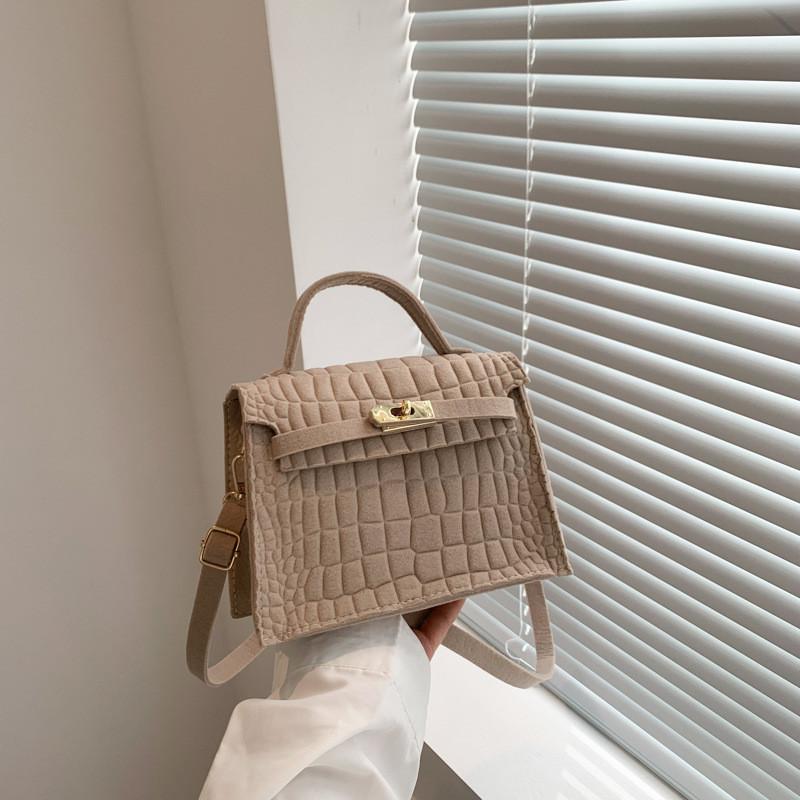 Стильная маленькая сумочка из фетра 2023 Новая винтажная квадратная сумка Модная наплечная сумка кроссбоди хаки