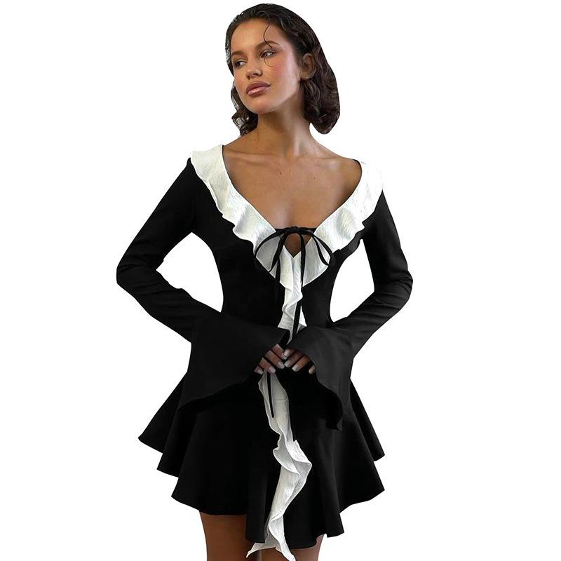 

Женское платье с оборками, острым воротником, завязками и расклешенными рукавами S чёрный