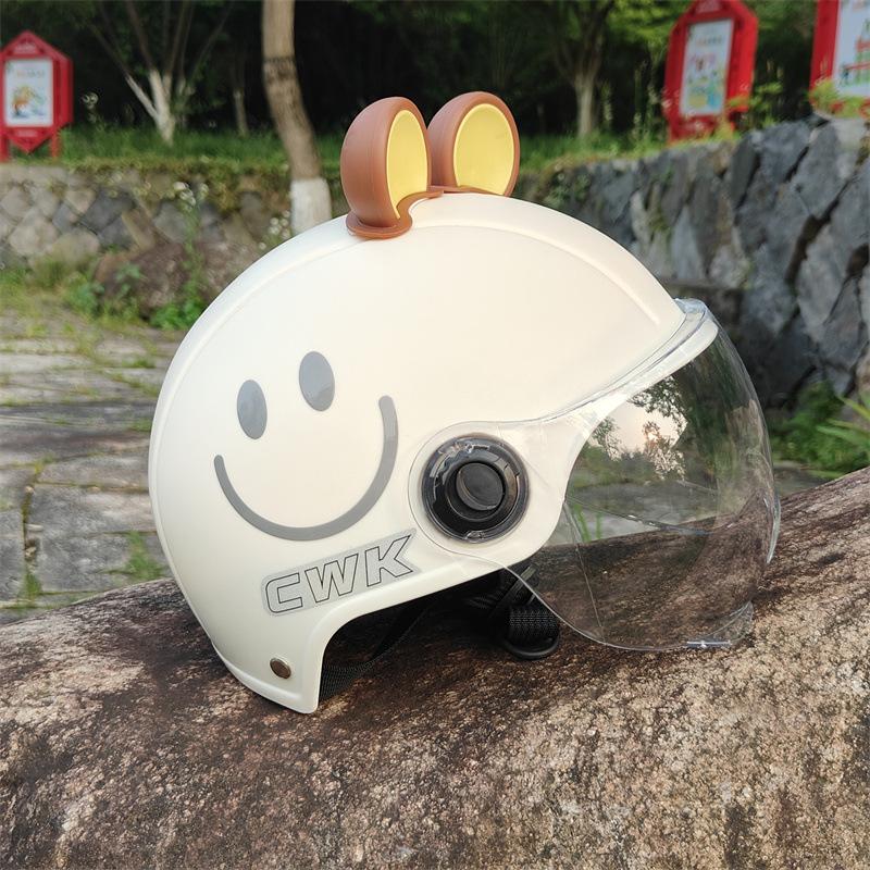 

New national standard 3C certified children s electric vehicle parent-child riding hard hat, adjustable light and drop-resistant