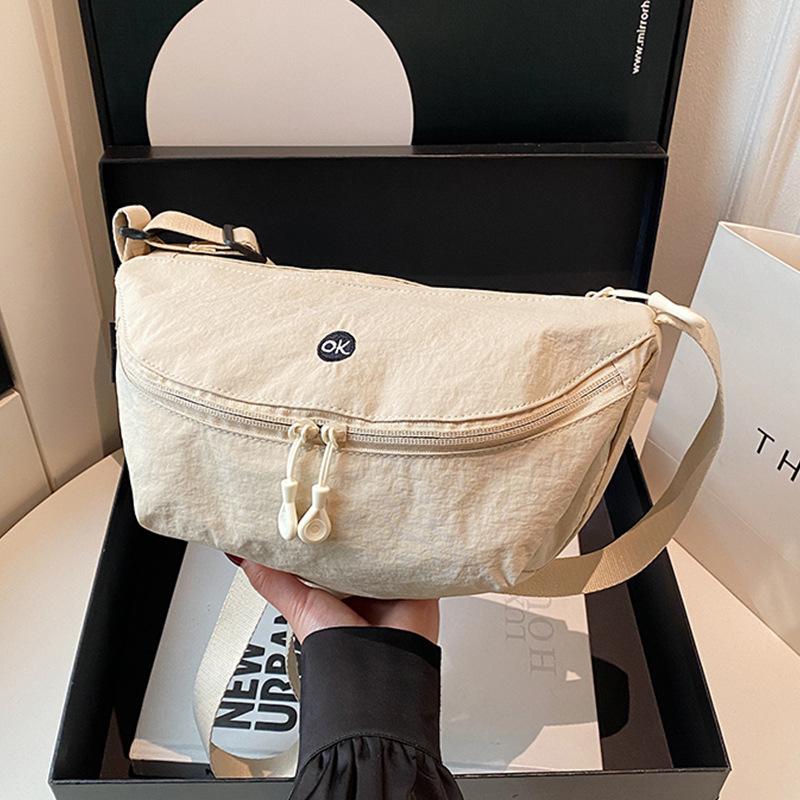 Väska nisch tygväska liten väska dam 2025 ny damväska axelväska mode axelväska dumplingväska