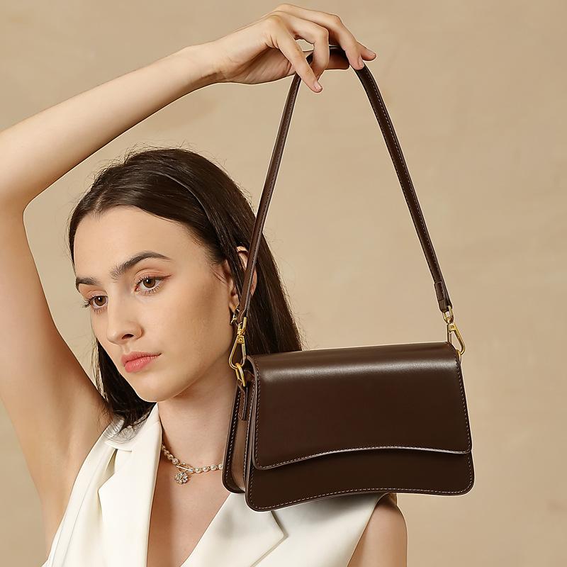 New versatile single shoulder messenger bag, cowhide high-quality niche baguette bag, high-end underarm bag, women's bag