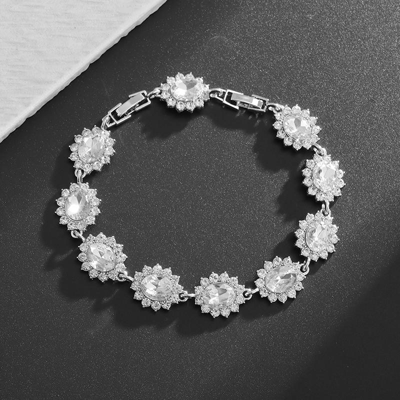 Fashionable and Exquisite Shiny Zircon Sunflower Bracelet Women's Trendy Dinner Party Jewelry Girls Gift
