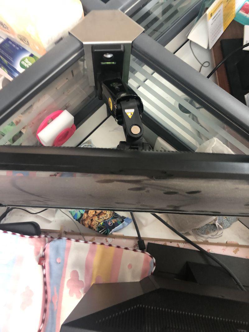 

Универсальный настенный кронштейн для монитора для установки в углу Extension Plate (15cm Downward Extension)