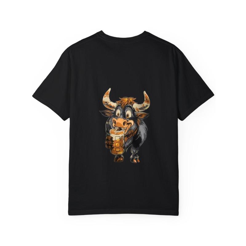 Crewneck T Shirt White Bull Holding Beer Cartoon Print for Casual Wear