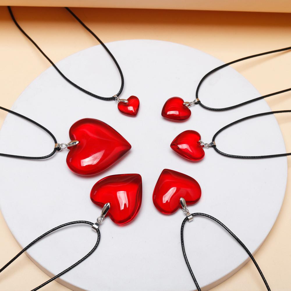 Heart Shaped Pendant Necklace For Women With Alloy Material And Punk Style