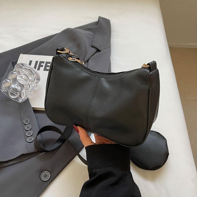 Stylish 2024 Minimalist Women's Shoulder Bag With Synthetic Leather Lining