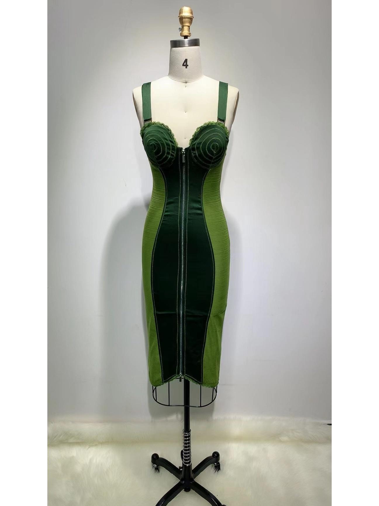 

Зеленое платье на тонких бретельках в стиле колор-блок, сексуальное - европейский и американский стиль Medium зелёный