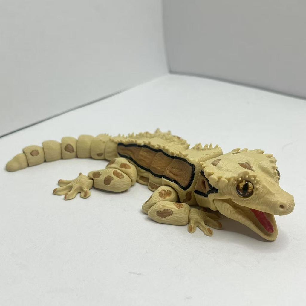 Set of 4 3D Printed Gecko Lizard Magnets with Articulated Joints for Refrigerator Decoration and Functional Use
