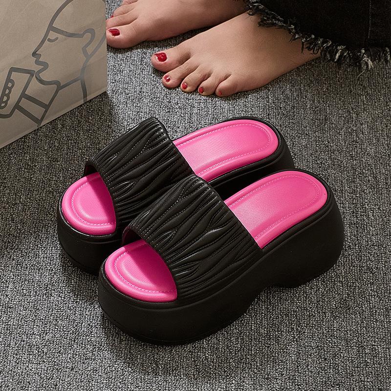 New EVA Thick-soled Cm High-heeled Women's Slippers Are Fashionable To Wear Outside In Summer, and They Feel Like Stepping On Shit On the Beach.