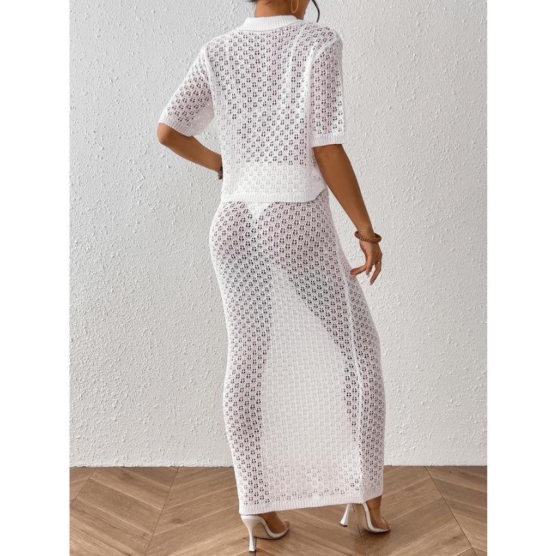 Dámský sexy dvoudílný oblek s výřezy, polokošilí, zapínáním na knoflíky, bundou a sukní