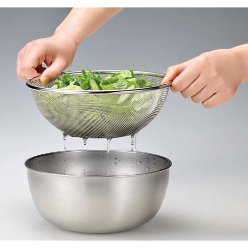 Yokoyama SUSEga Strong Mesh Strainer 4-Piece Set (22cm Strainer & 15cm, 18cm, and 21cm Bowls) SUS-Z1000