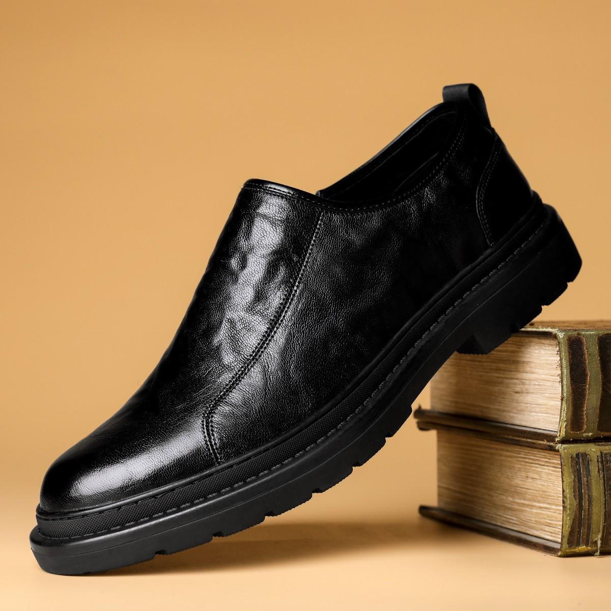 

2025 leather shoes men s summer thin one-pedal loafers breathable business leisure senior sense hollow leather shoes British style 44