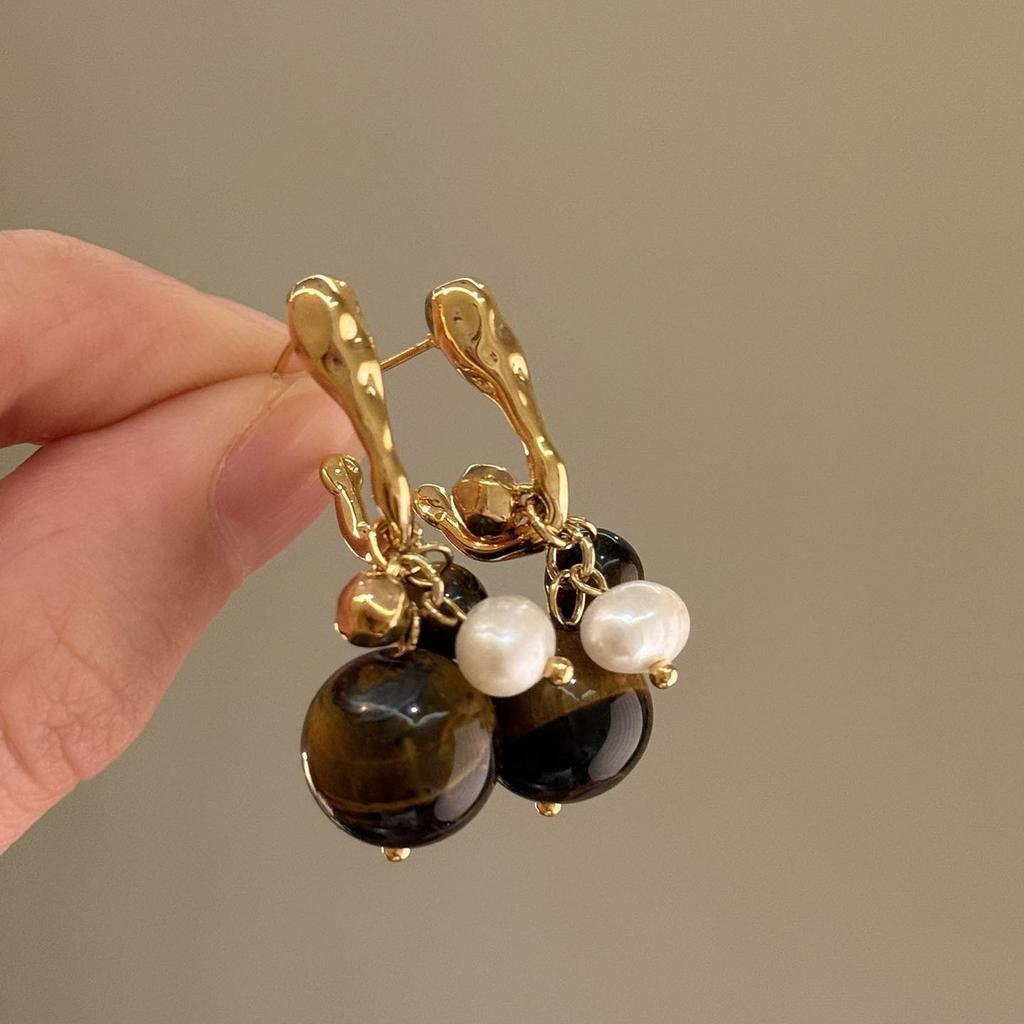 Tiger's eye geometric round earrings Maillard style stud earrings niche design earrings