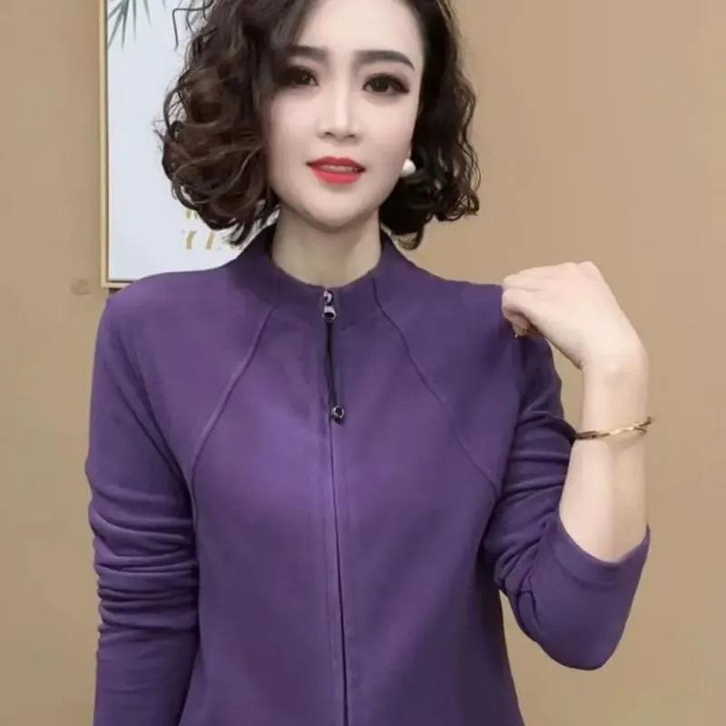 Elegant Winter Zip Cardigan - Long Sleeve Age-Reducing Top for Women