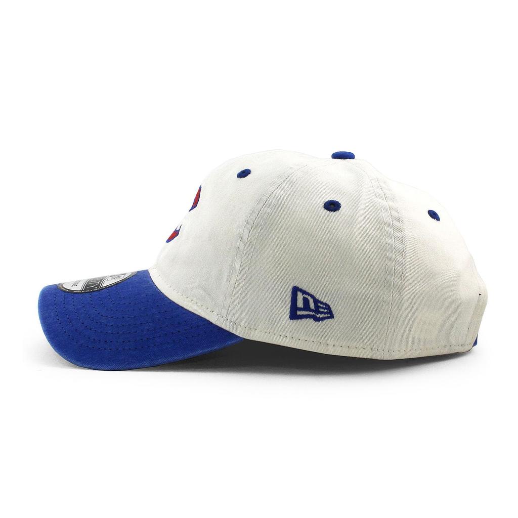 New Era 9TWENTY Strapback Chicago Cubs MLB Classic Sidescript Strapback Cap In Low Cream. Profile.