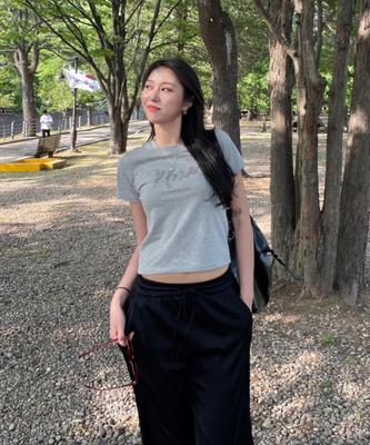 KIIMUIR (Women) Flower Frill Short Sleeve T-Shirt_Gray