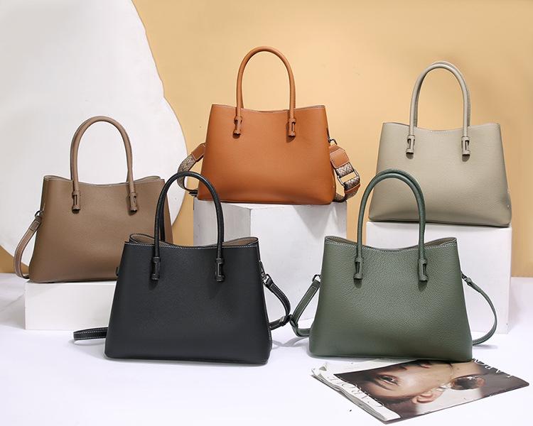 2025 Women's High-End Genuine Leather Shoulder, Handbag, and Crossbody Bag - Large Capacity, Luxurious Cowhide Commuter Design.
