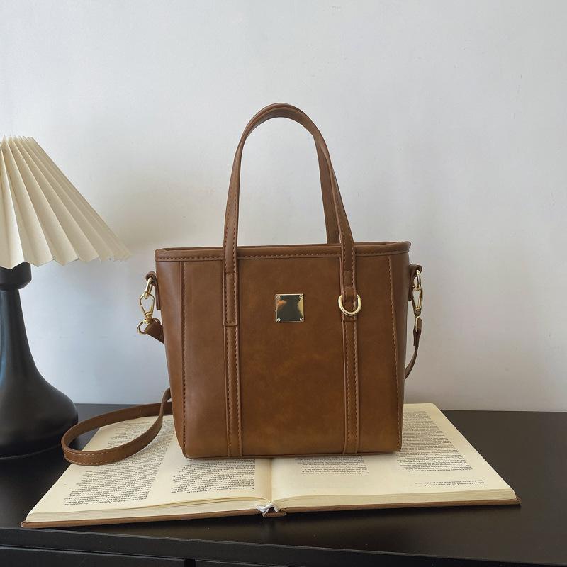 2025 autumn and winter new fashion trend exquisite small square bag bucket bag single shoulder oblique span women's bag