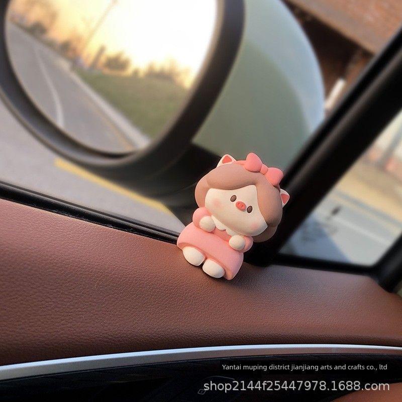 

Piggy Princess Car Air Freshener Ornament Perfume Decoration Car Dashboard Number Plate Car Interior Accessories Aroma Stone for Women Piggy Princess Figurine
