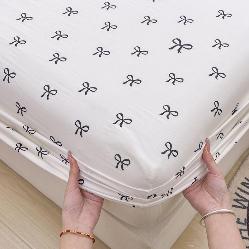 Cearșaf cu elastic ultra-moale, pre-spălat, cu motive florale, și fețe de pernă - se potrivește saltelelor de până la 25 cm, hipoalergenic, ușor de întreținut