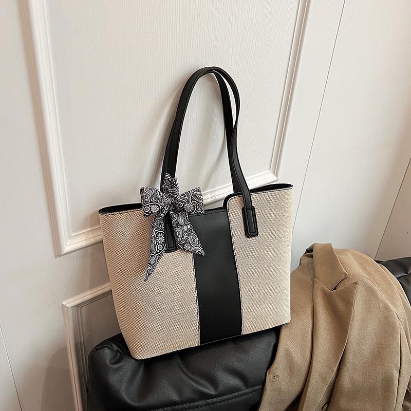 Autumn Woven Tote: Large Capacity & Fashionable Women's Underarm Handbag