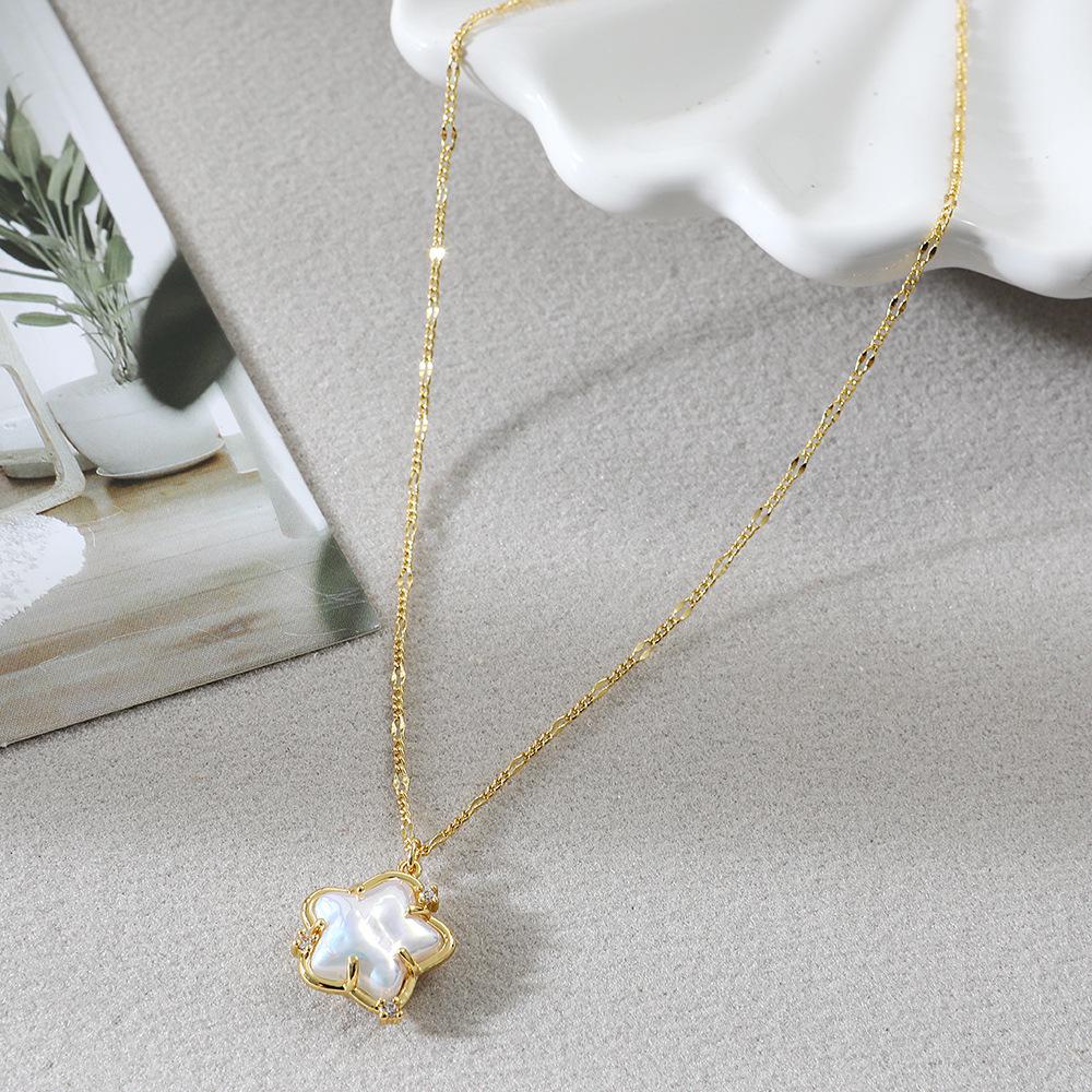 

Элегантная французская подвеска в виде звезды и жемчужное колье-чокер с серьгами - корейский стиль