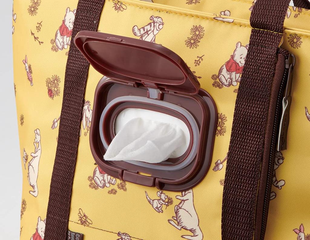 Skater Insulated Cooler Bag with Wet Wipe Disney Winnie the Pooh Pocket, (KCLBP1-A)