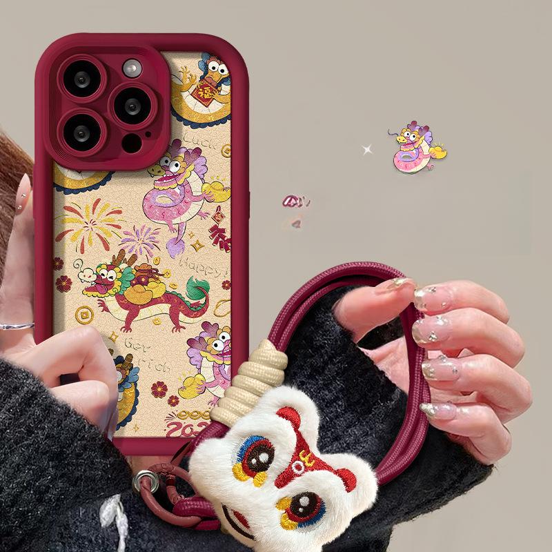 Applicable To Apple 15 Mobile Phone Case Iphone14/13promax Full Screen Fulong Doll Lanyard 11/12 Lambskin