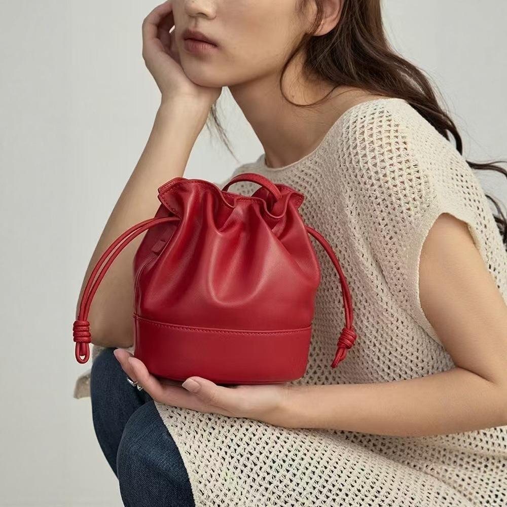 Folded cloud bucket bag women's spring and summer 2025 new soft leather niche high-end red shoulder messenger bag