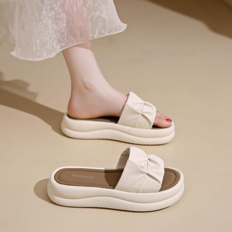 Korean version of soft bottom comfortable cool slippers outer wear women's 2025 summer new with skirt versatile one-word beach slippers