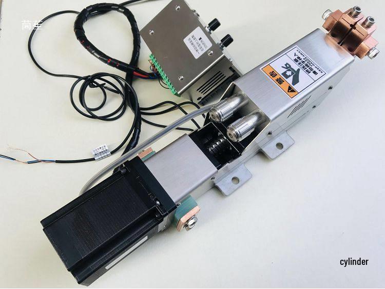 Головка точкового зварювання ЧПУ для збирання акумуляторних блоків 18650 з двома голками для контактного зварювання та безпневматичним кріпленням